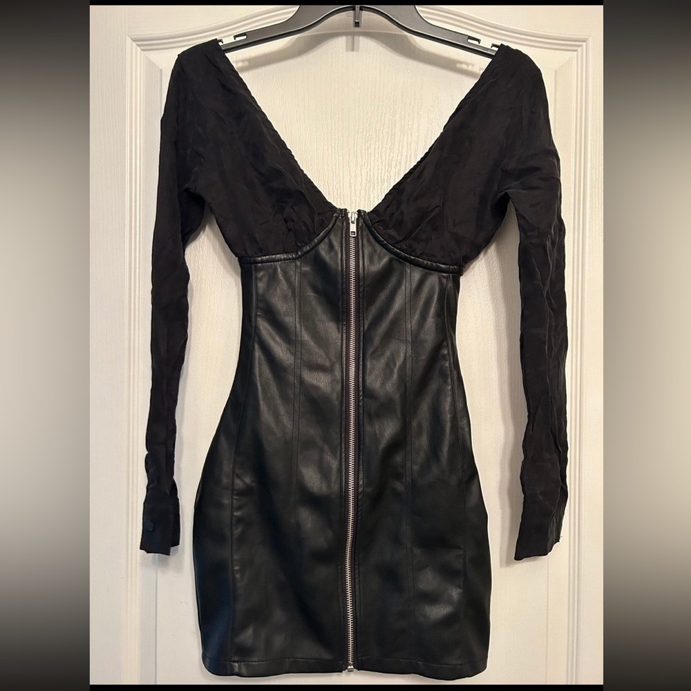 Dress - Picture 2 of 10